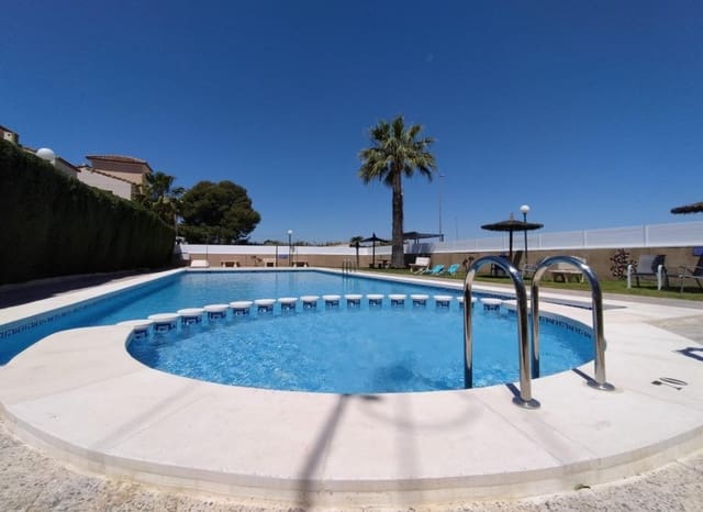 2 bedroom Villa for sale in Algorfa with pool - € 215,000 (Ref: 9879808)