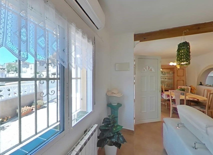 2 bedroom Villa for sale in Algorfa with pool - € 215,000 (Ref: 9879808)