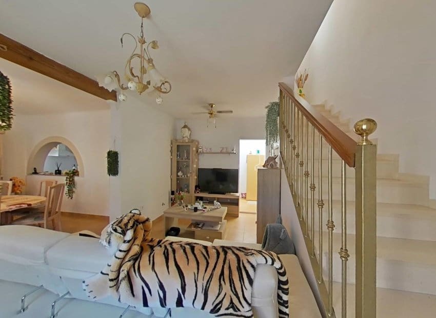 2 bedroom Villa for sale in Algorfa with pool - € 215,000 (Ref: 9879808)