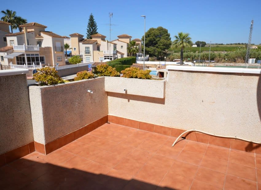 2 bedroom Villa for sale in Algorfa with pool - € 215,000 (Ref: 9879808)
