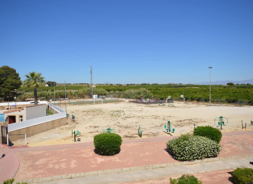 2 bedroom Villa for sale in Algorfa with pool - € 215,000 (Ref: 9879808)