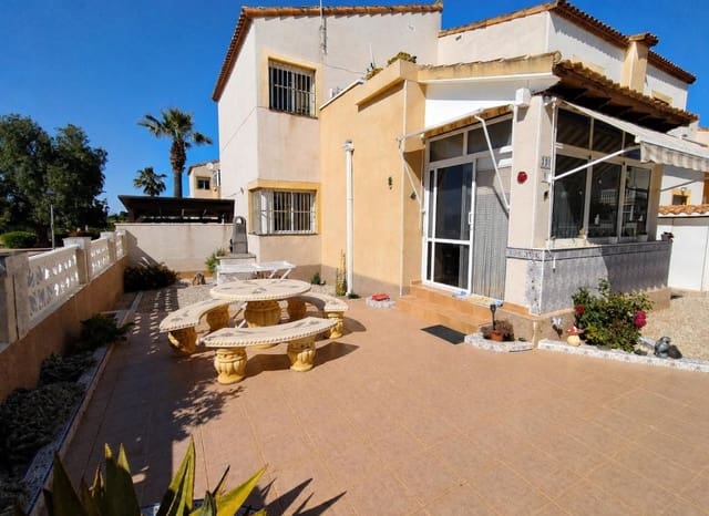 2 bedroom Villa for sale in Algorfa with pool - € 215,000 (Ref: 9879808)