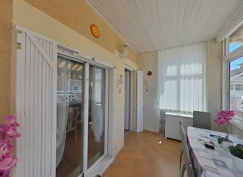 2 bedroom Villa for sale in Algorfa with pool - € 215,000 (Ref: 9879808)