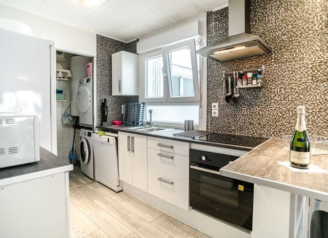 3 soveværelse Lejlighed til salg i Centro, Torrevieja - € 195.500 (Ref: 9879809)