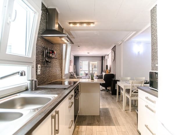 3 soveværelse Lejlighed til salg i Centro, Torrevieja - € 195.500 (Ref: 9879809)