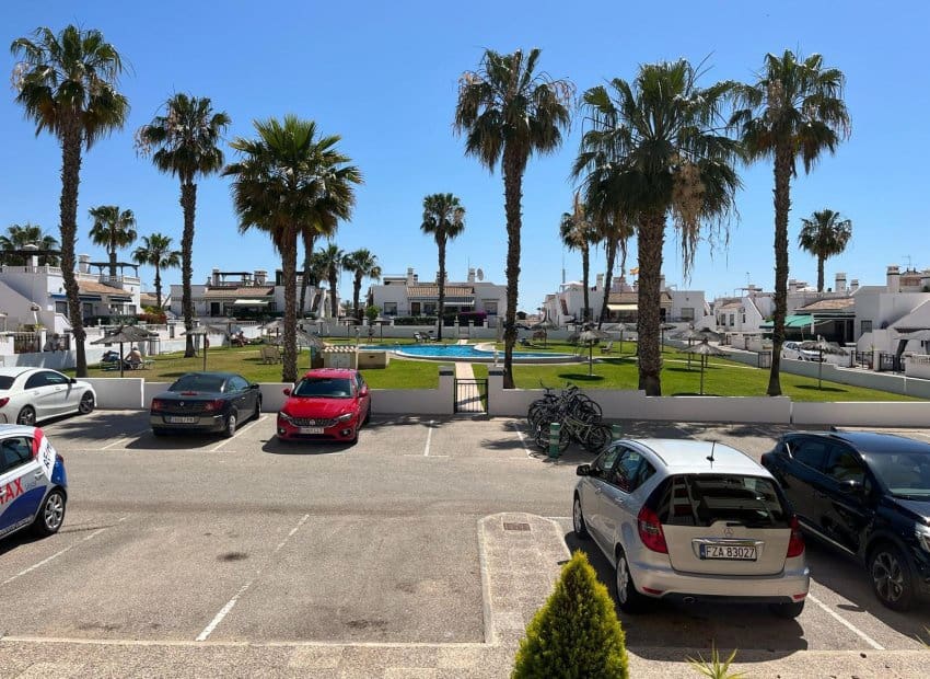 2 soveværelse Lejlighed til salg i Playa Flamenca - € 189.950 (Ref: 9879811)