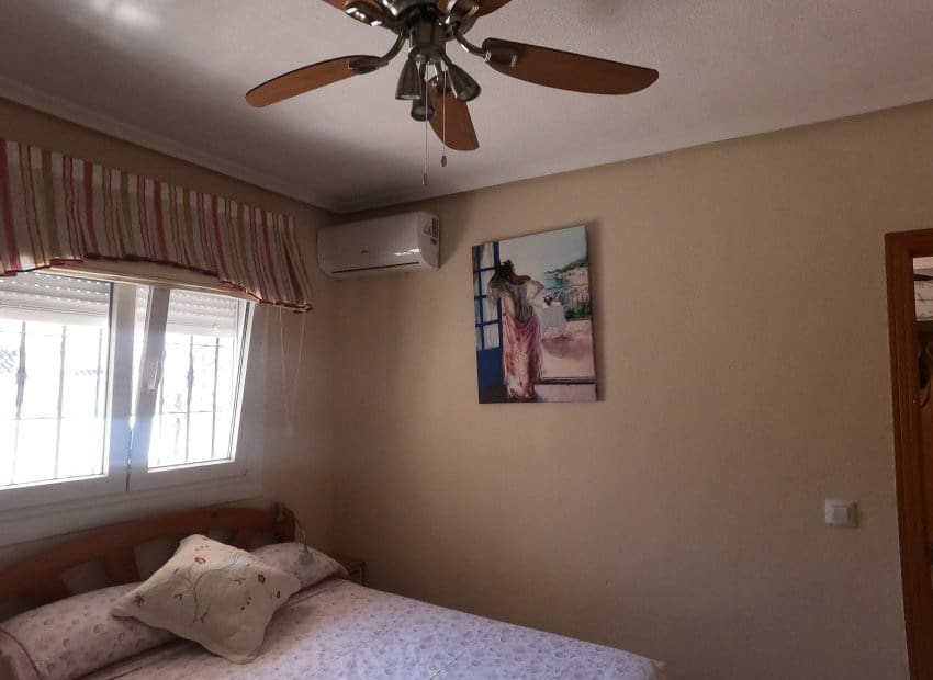 2 quarto Apartamento para venda em Playa Flamenca com piscina - 190 000 € (Ref: 9879812)