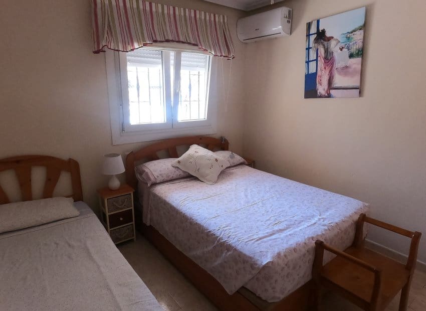 2 quarto Apartamento para venda em Playa Flamenca com piscina - 190 000 € (Ref: 9879812)