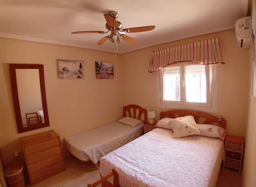 2 quarto Apartamento para venda em Playa Flamenca com piscina - 190 000 € (Ref: 9879812)