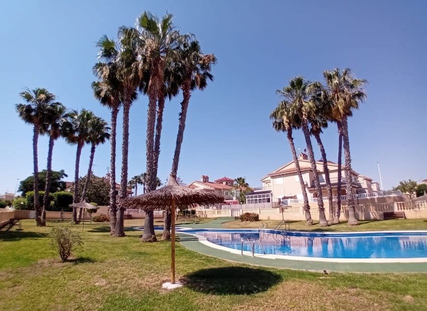 2 quarto Apartamento para venda em Playa Flamenca com piscina - 190 000 € (Ref: 9879812)