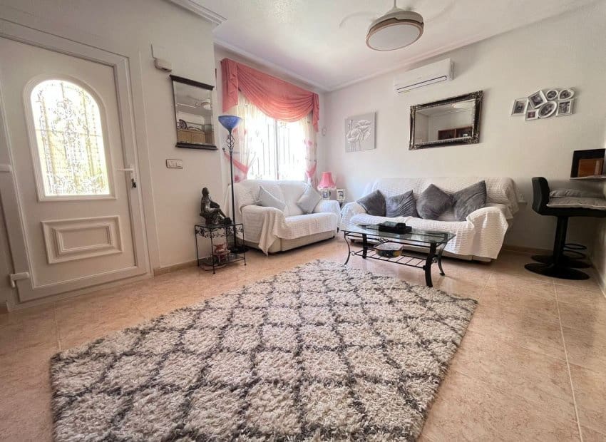 Casa de 2 habitaciones en Orihuela Costa en venta - 169.999 € (Ref: 9879813)