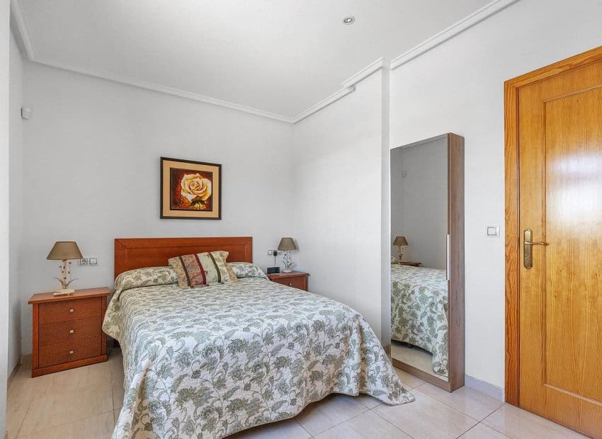 3 sypialnia Apartament na sprzedaż w Torrevieja z basenem - 213 500 € (Ref: 9879816)
