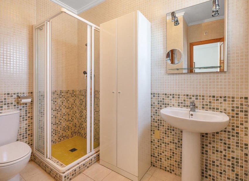 3 sypialnia Apartament na sprzedaż w Torrevieja z basenem - 213 500 € (Ref: 9879816)