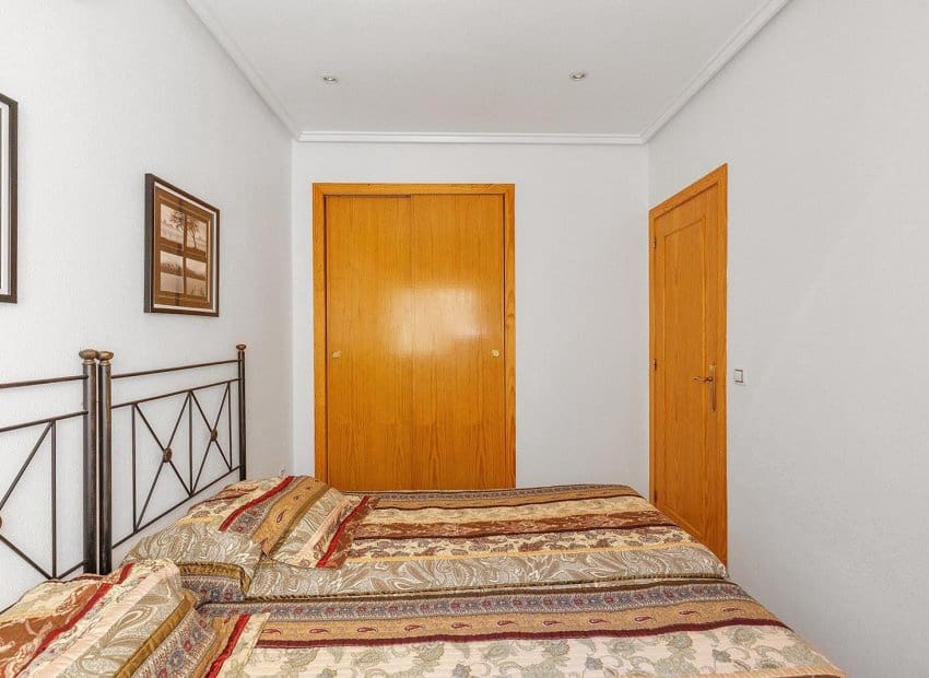3 sypialnia Apartament na sprzedaż w Torrevieja z basenem - 213 500 € (Ref: 9879816)