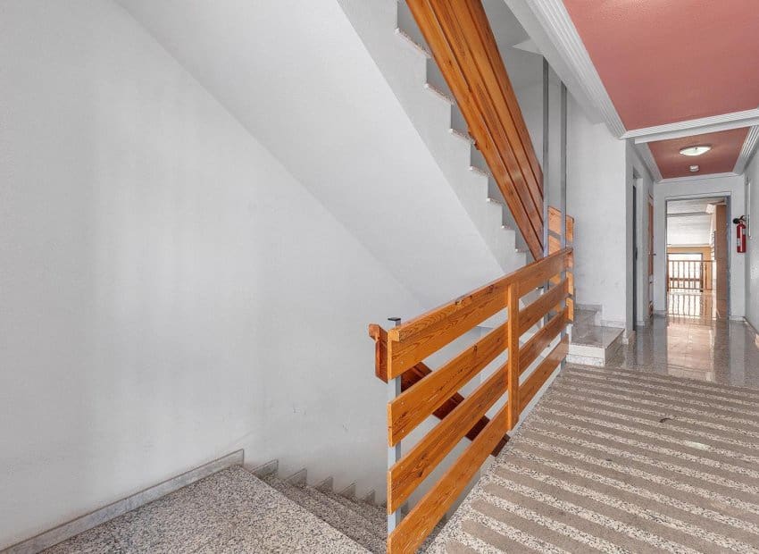 3 sypialnia Apartament na sprzedaż w Torrevieja z basenem - 213 500 € (Ref: 9879816)