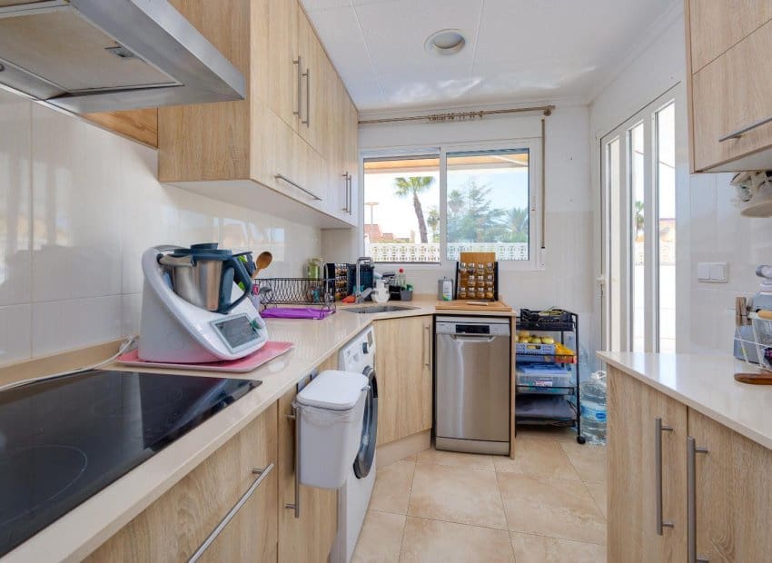 3 Zimmer Villa zu verkaufen in San Fulgencio mit Pool - 299.969 € (Ref: 9879817)