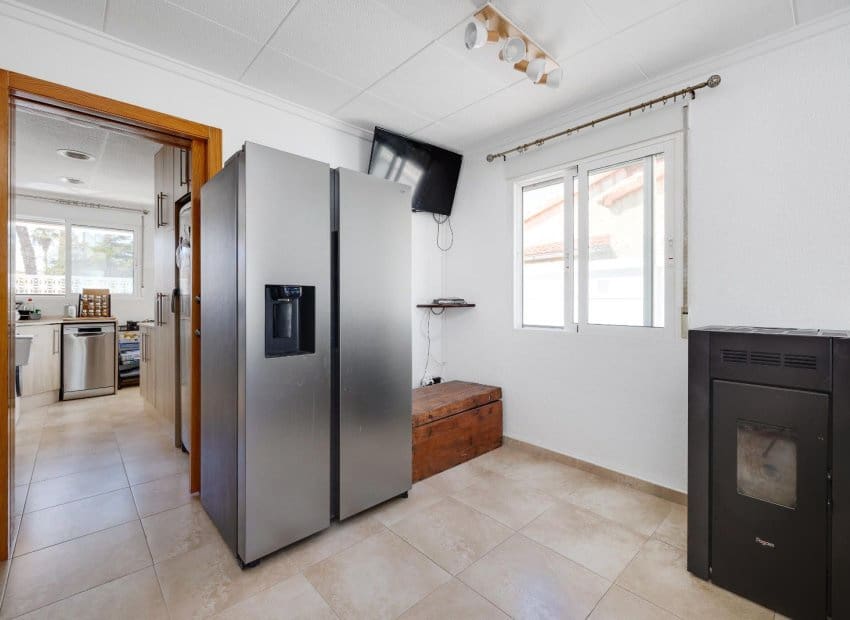 3 Zimmer Villa zu verkaufen in San Fulgencio mit Pool - 299.969 € (Ref: 9879817)