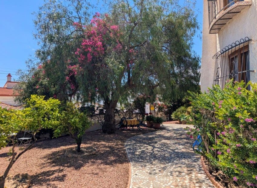4 soveværelse Villa til salg i Ciudad Quesada med swimmingpool - € 385.000 (Ref: 9879818)