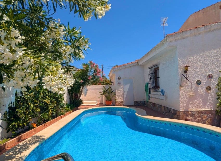 4 soveværelse Villa til salg i Ciudad Quesada med swimmingpool - € 385.000 (Ref: 9879818)