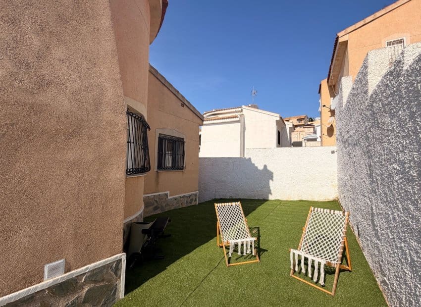 3 Zimmer Villa zu verkaufen in Ciudad Quesada mit Pool - 299.999 € (Ref: 9879821)