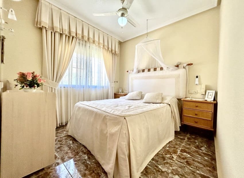 3 camera da letto Casa in vendita in Orihuela Costa con piscina - 250.000 € (Rif: 9882458)