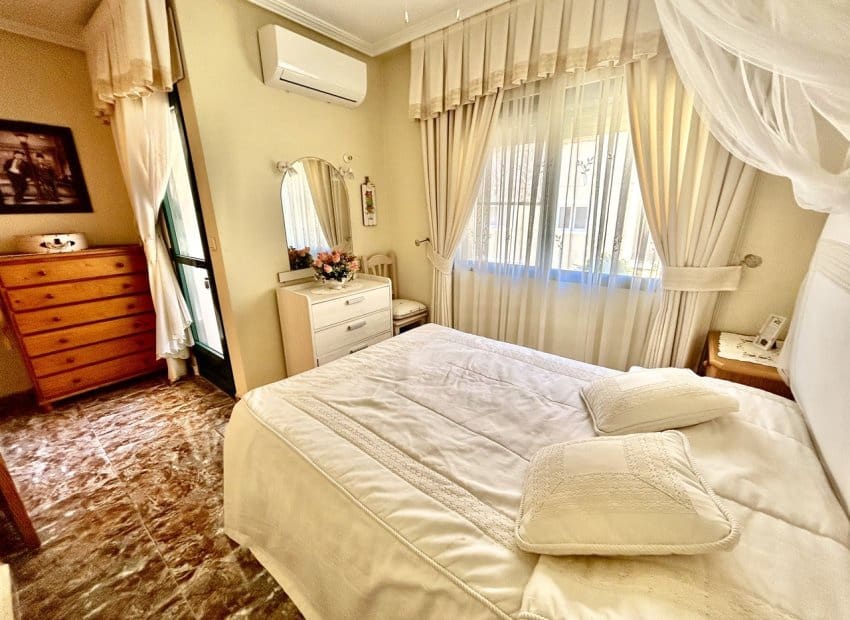 3 camera da letto Casa in vendita in Orihuela Costa con piscina - 250.000 € (Rif: 9882458)