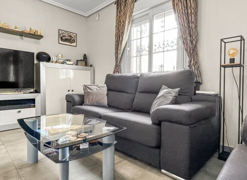 3 makuuhuone Huvila myytävänä paikassa Orihuela Costa mukana uima-altaan - 435 900 € (Ref: 9882461)
