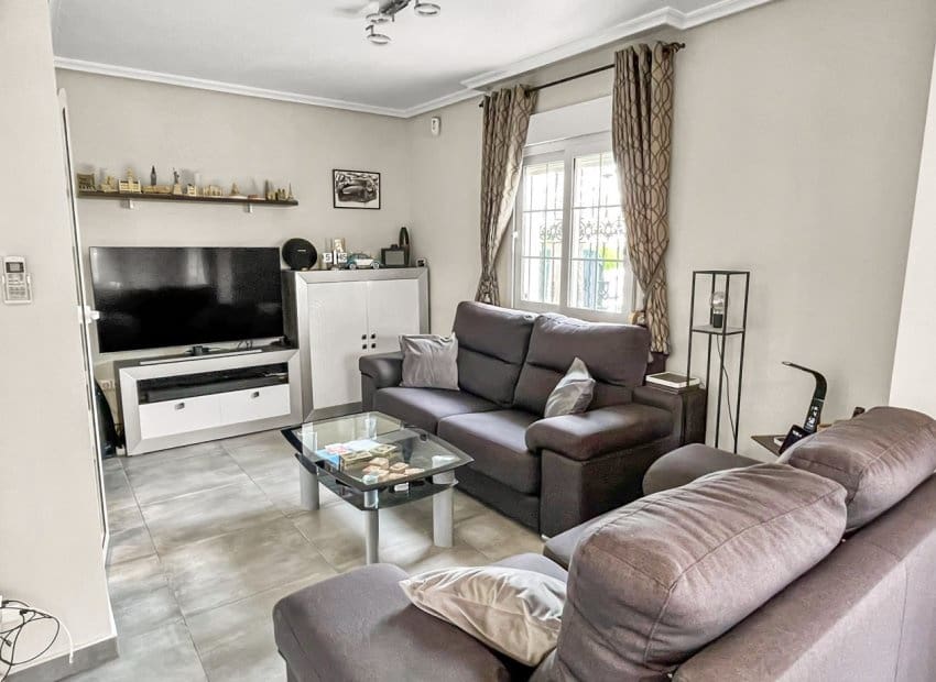3 makuuhuone Huvila myytävänä paikassa Orihuela Costa mukana uima-altaan - 435 900 € (Ref: 9882461)