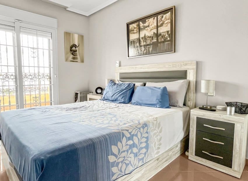 3 makuuhuone Huvila myytävänä paikassa Orihuela Costa mukana uima-altaan - 435 900 € (Ref: 9882461)