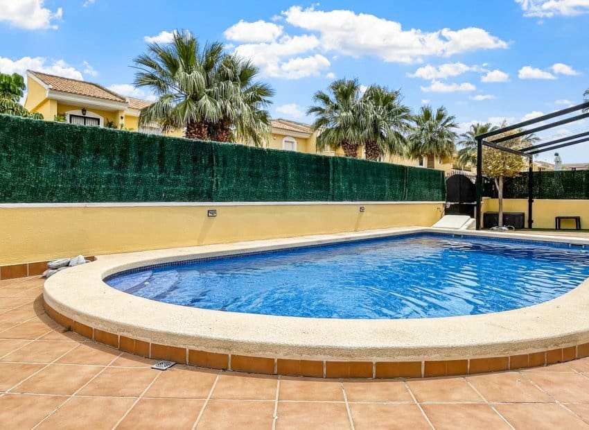 3 makuuhuone Huvila myytävänä paikassa Orihuela Costa mukana uima-altaan - 435 900 € (Ref: 9882461)