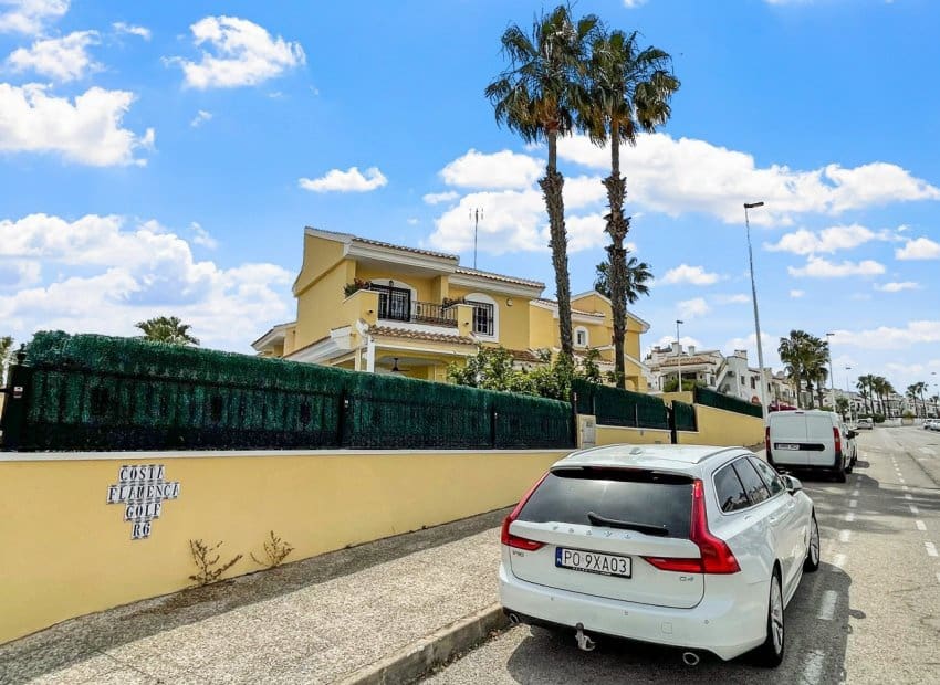 3 makuuhuone Huvila myytävänä paikassa Orihuela Costa mukana uima-altaan - 435 900 € (Ref: 9882461)