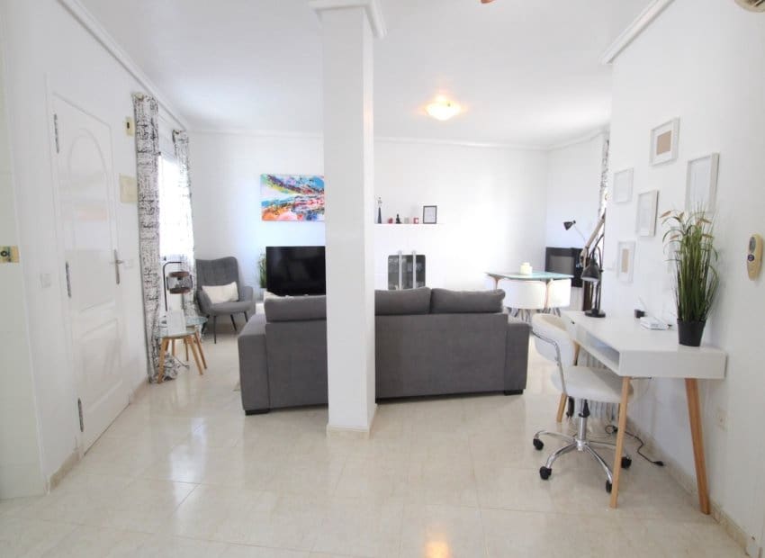 3 bedroom Townhouse for sale in Dona Pepa - € 225,000 (Ref: 9882462)