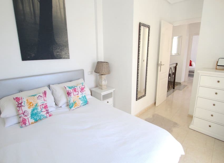 3 bedroom Townhouse for sale in Dona Pepa - € 225,000 (Ref: 9882462)