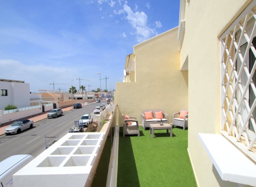 3 bedroom Townhouse for sale in Dona Pepa - € 225,000 (Ref: 9882462)