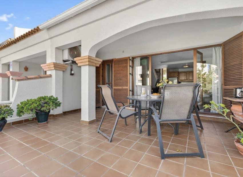 3 soveværelse Byhus til salg i Gran Alacant med swimmingpool - € 366.000 (Ref: 9889181)