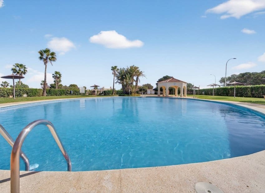 3 soveværelse Byhus til salg i Gran Alacant med swimmingpool - € 366.000 (Ref: 9889181)