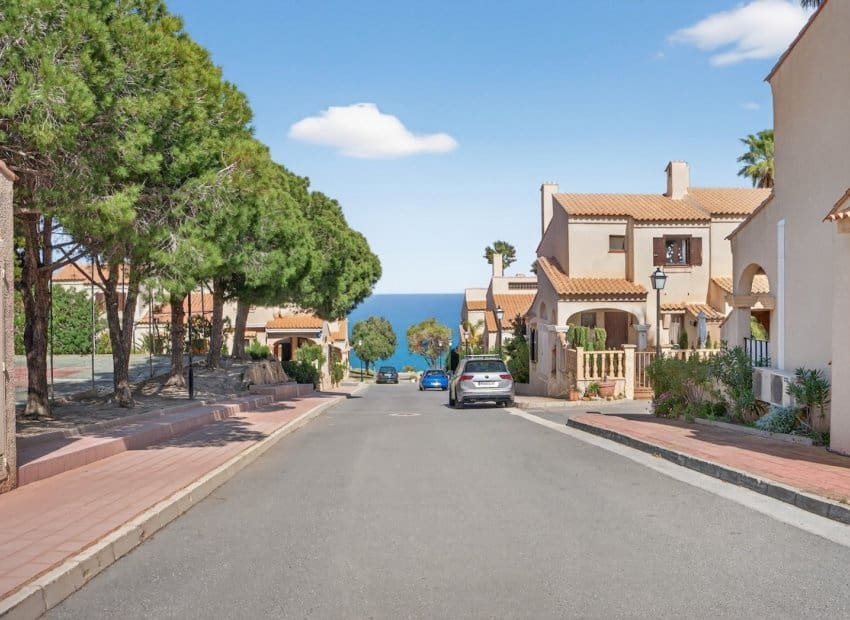 3 soveværelse Byhus til salg i Gran Alacant med swimmingpool - € 366.000 (Ref: 9889181)