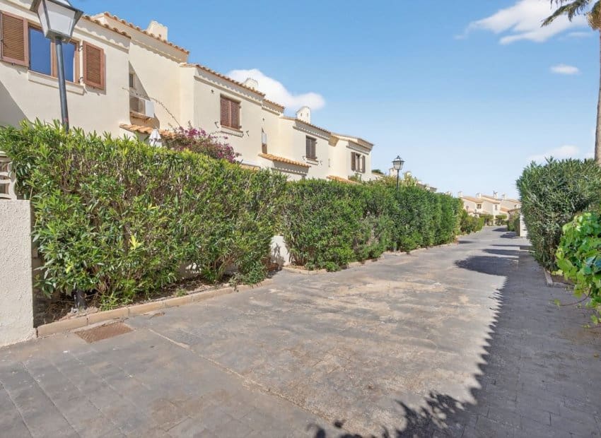 3 soveværelse Byhus til salg i Gran Alacant med swimmingpool - € 366.000 (Ref: 9889181)