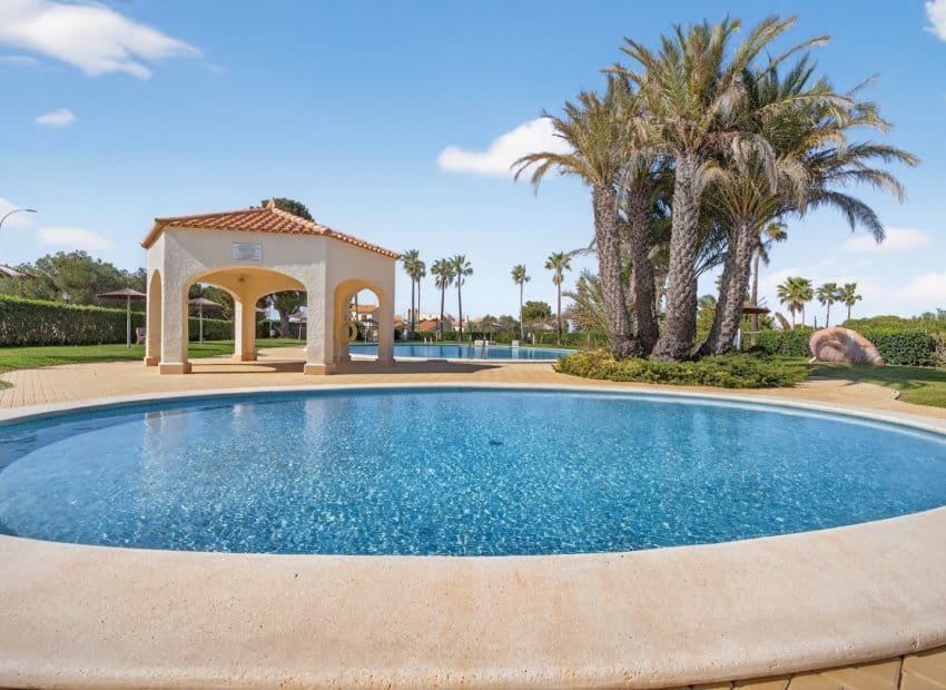 3 soveværelse Byhus til salg i Gran Alacant med swimmingpool - € 366.000 (Ref: 9889181)