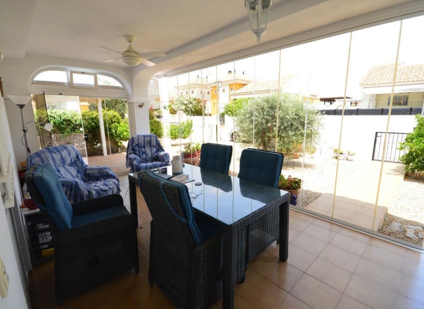 3 bedroom Villa for sale in Los Montesinos with pool - € 279,000 (Ref: 9889183)