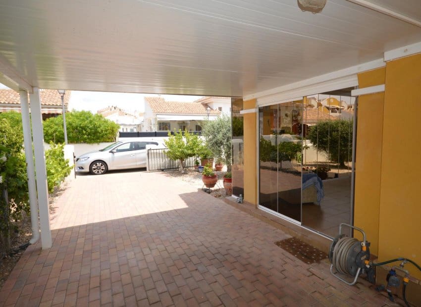 3 bedroom Villa for sale in Los Montesinos with pool - € 279,000 (Ref: 9889183)