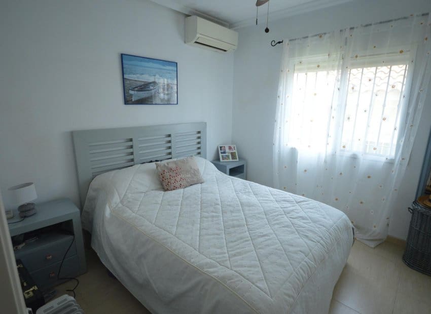 3 bedroom Villa for sale in Los Montesinos with pool - € 279,000 (Ref: 9889183)