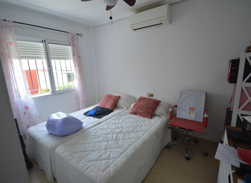 3 bedroom Villa for sale in Los Montesinos with pool - € 279,000 (Ref: 9889183)