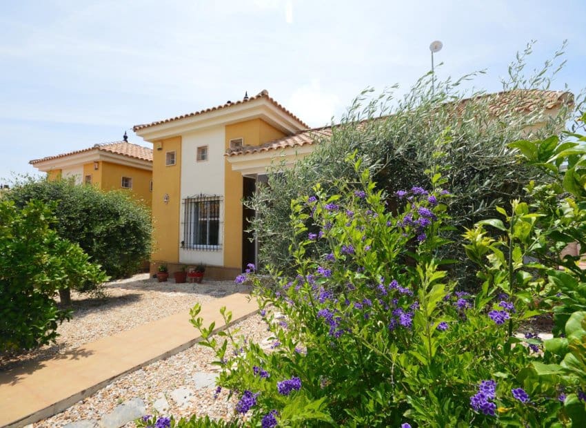 3 bedroom Villa for sale in Los Montesinos with pool - € 279,000 (Ref: 9889183)