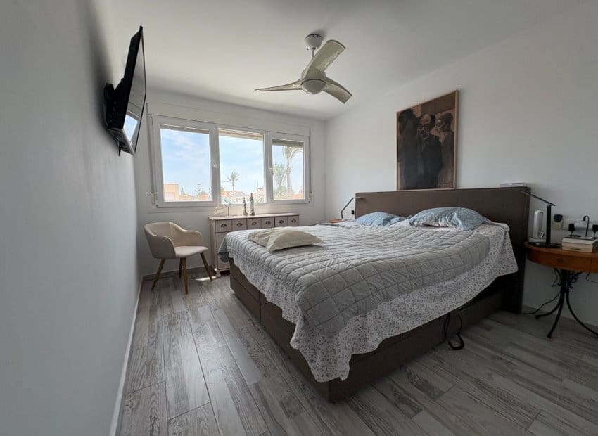 2 Zimmer Villa zu verkaufen in Torrevieja mit Pool - 465.000 € (Ref: 9889184)