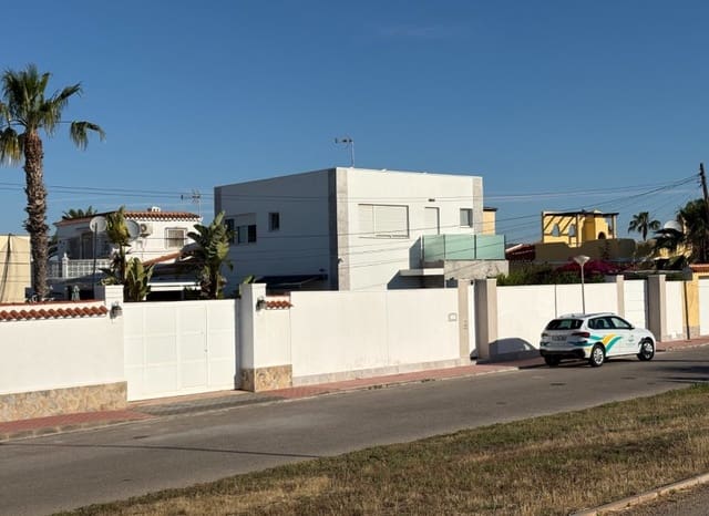 2 Zimmer Villa zu verkaufen in Torrevieja mit Pool - 465.000 € (Ref: 9889184)