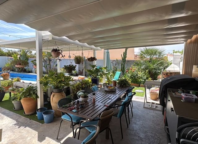 2 Zimmer Villa zu verkaufen in Torrevieja mit Pool - 465.000 € (Ref: 9889184)