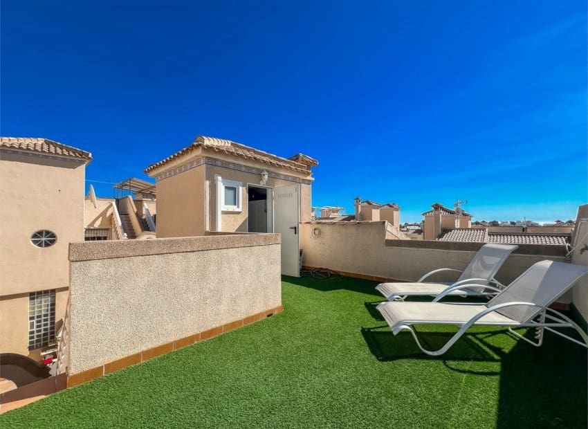 2 soverom Villa til salgs i Orihuela Costa med svømmebasseng - € 279 900 (Ref: 9889185)