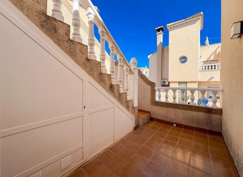 2 soverom Villa til salgs i Orihuela Costa med svømmebasseng - € 279 900 (Ref: 9889185)