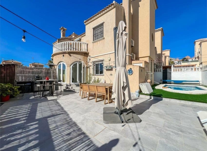2 soverom Villa til salgs i Orihuela Costa med svømmebasseng - € 279 900 (Ref: 9889185)